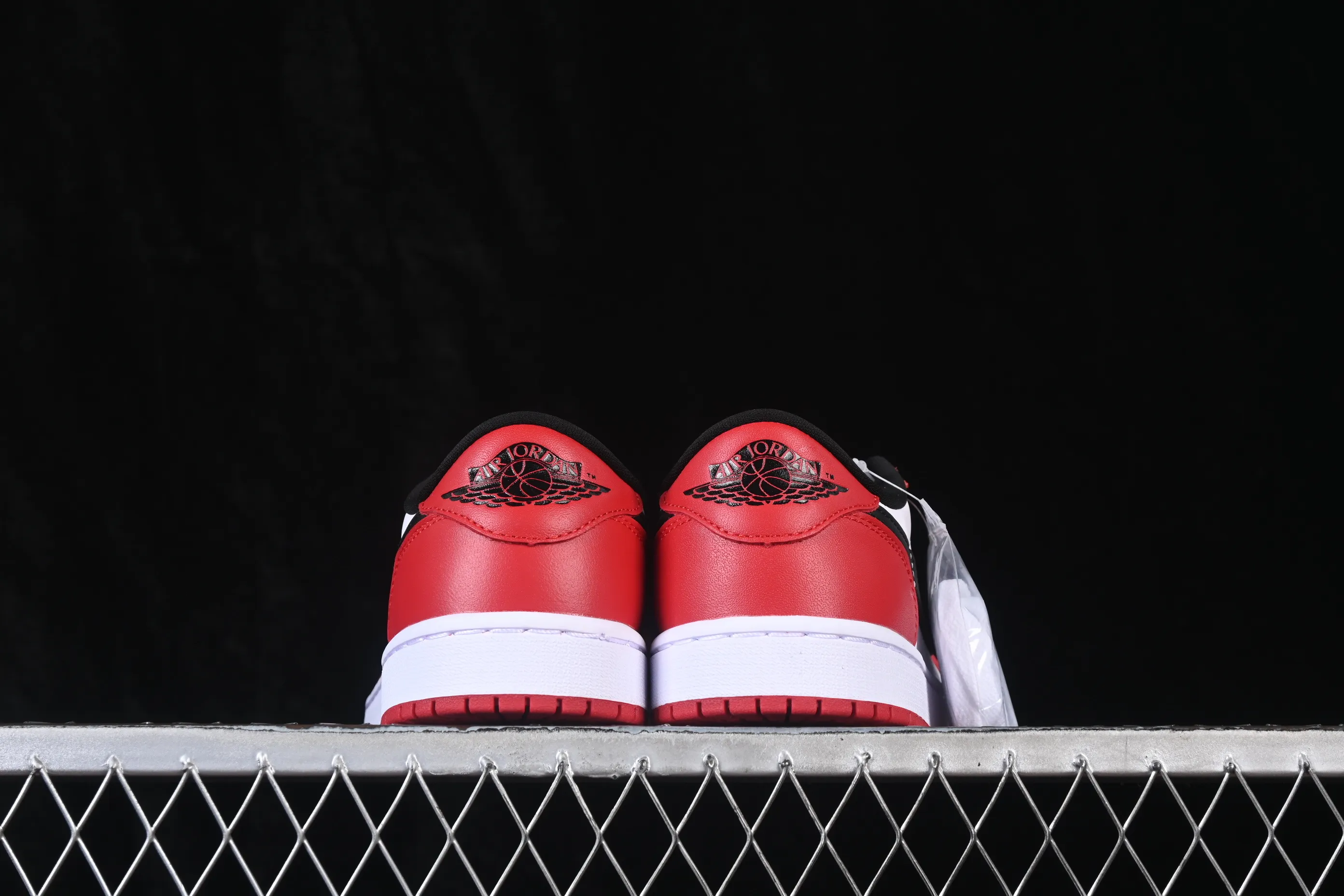 All categories Air Jordan Jordan series basketball shoes Air Jordan 1 Low W version Air Jordan 1 Low OG AJ1 Joe 1 white red black hook low-top casual sneakers HQ6998-600